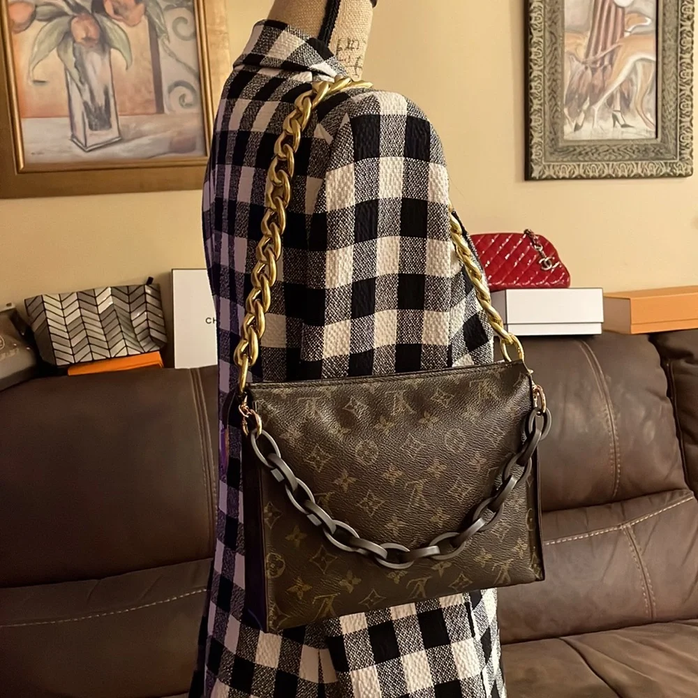 Louis Vuitton monogram toiletry 26 - Picture 13 of 17